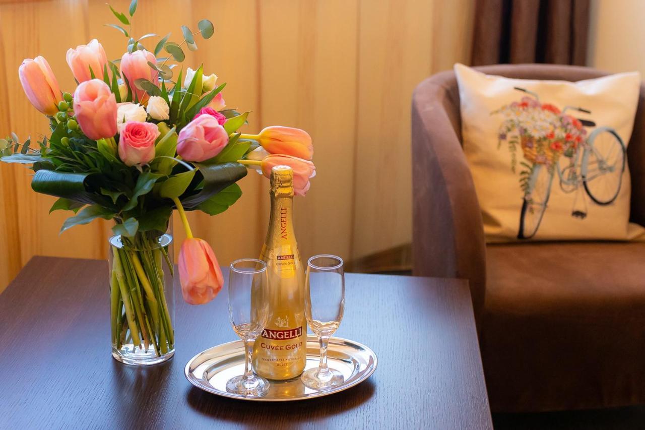 Hotel Terra Balneo Galaţi エクステリア 写真