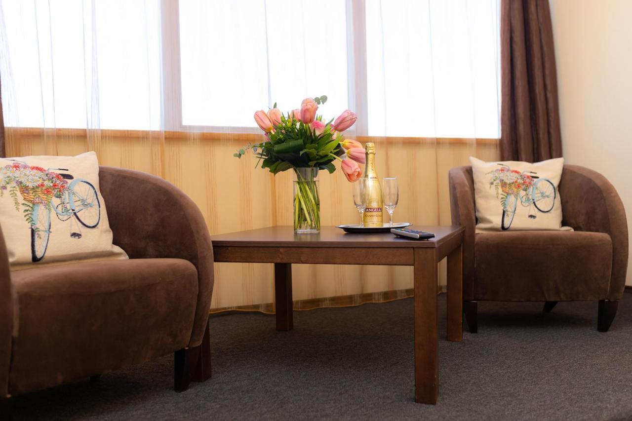 Hotel Terra Balneo Galaţi エクステリア 写真