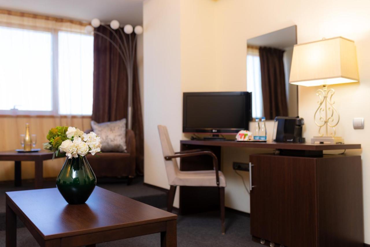 Hotel Terra Balneo Galaţi エクステリア 写真