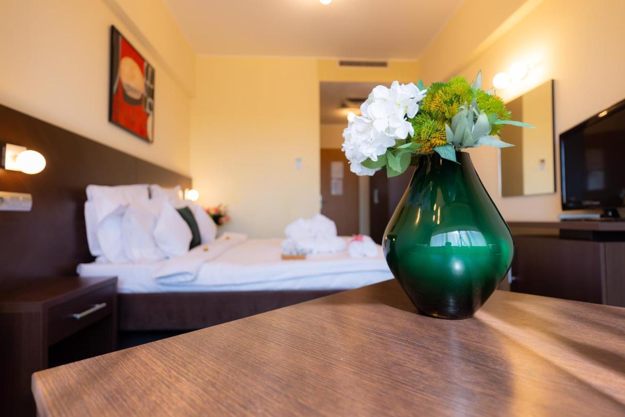 Hotel Terra Balneo Galaţi エクステリア 写真