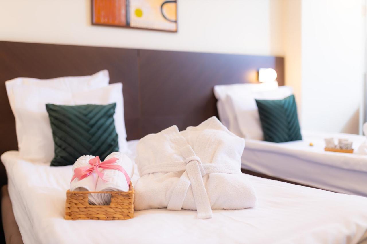 Hotel Terra Balneo Galaţi エクステリア 写真