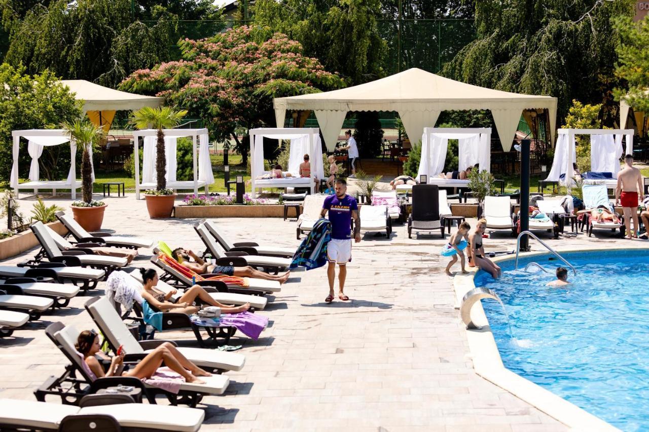 Hotel Terra Balneo Galaţi エクステリア 写真